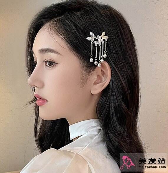 今年最火的發(fā)飾推薦 側(cè)邊夾發(fā)型美翻天 今年最火的發(fā)飾推薦 側(cè)邊夾發(fā)型美翻天