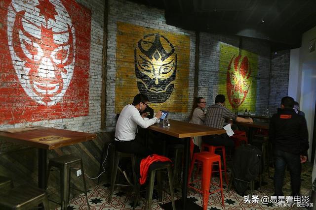孤獨(dú)寂寞的城市中，那些逝去的靈魂 看《八百萬種死法》的技巧性（孤獨(dú)寂寞的城市中）(5)