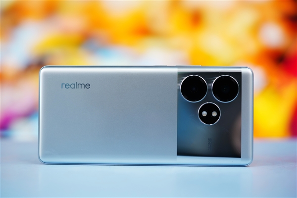 6000尼特無雙屏！realme真我GT Neo6 SE圖賞