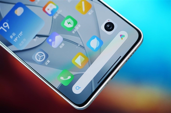 中端機(jī)首次用上驍龍8s Gen 3！Redmi Turbo 3圖賞