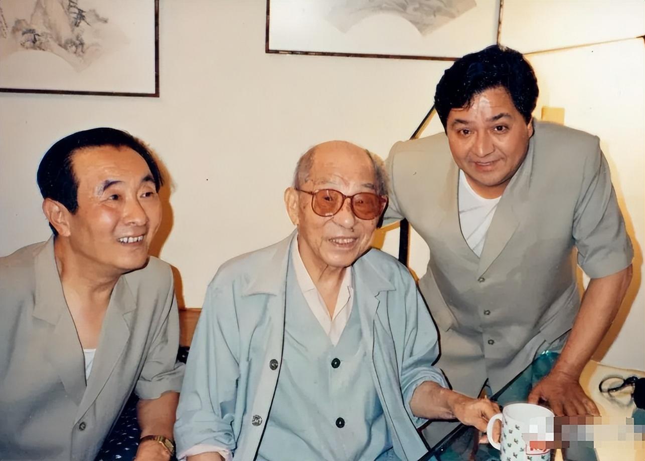 相聲表演藝術(shù)家陳涌泉92歲去世(著名清門相聲扛旗人陳涌泉介紹)的圖片 18 相聲表演藝術(shù)家陳涌泉92歲去世(著名清門相聲扛旗人陳涌泉介紹) 18
