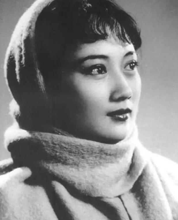 王曉棠 上世紀家喻戶曉的女將軍，60后們的女神，如今卻少有人知（上世紀家喻戶曉的女將軍）(1)