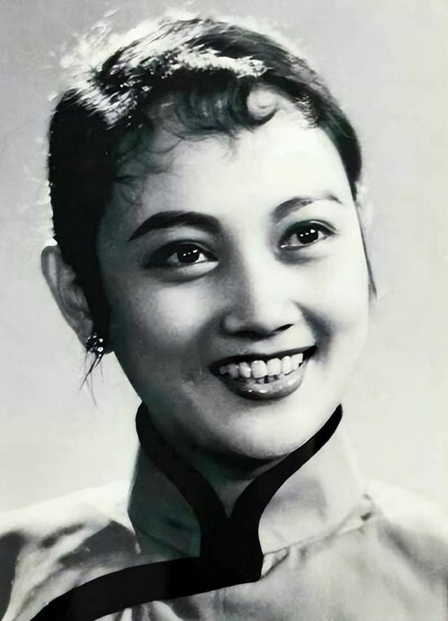王曉棠 上世紀家喻戶曉的女將軍，60后們的女神，如今卻少有人知（上世紀家喻戶曉的女將軍）(5)