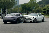 小米SU7上路首撞負(fù)全責(zé) 行車記錄儀視角公布：左轉(zhuǎn)未讓直行