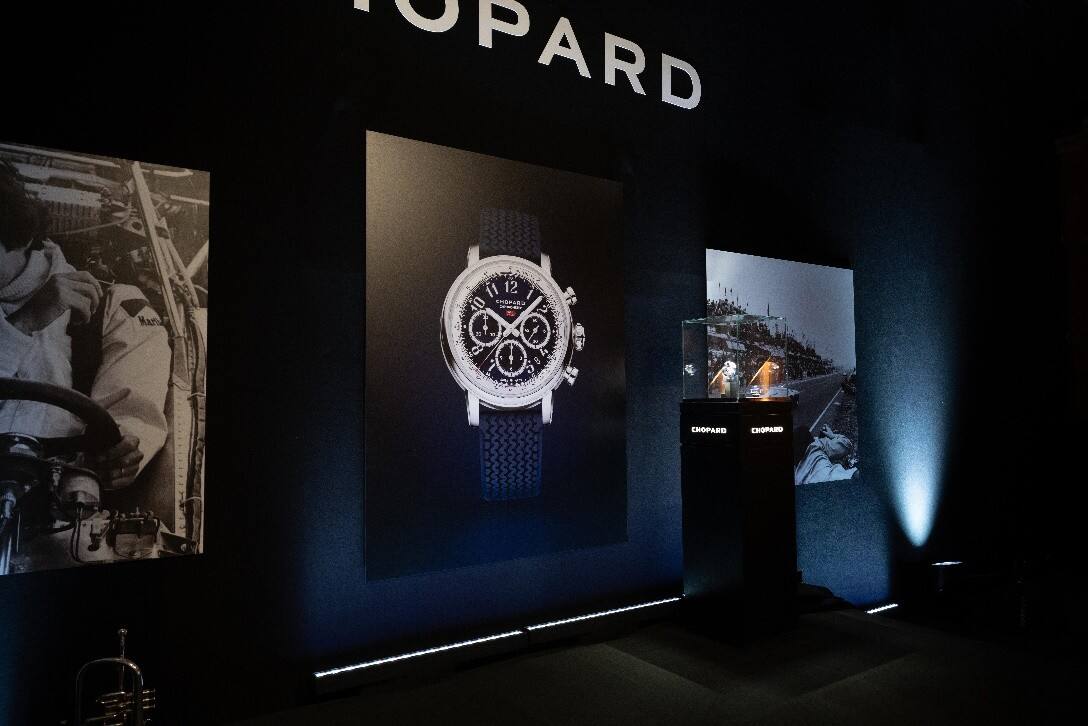 Chopard蕭邦聯(lián)合總裁卡爾-弗雷德里克·舍費(fèi)爾攜手傳奇賽車手杰克·?？怂构餐視匀聞?chuàng)意合作成果 Mille Miglia Classic Chronograph JX7腕表