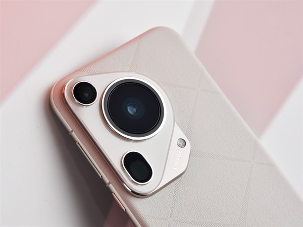 華為機(jī)皇實(shí)至名歸！華為Pura 70 Ultra快速上手