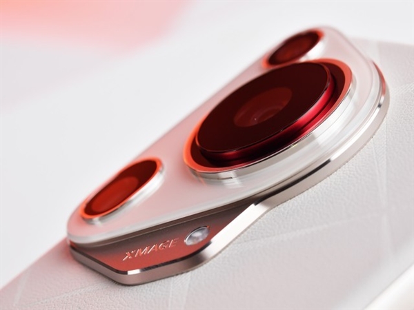 華為機(jī)皇實(shí)至名歸！華為Pura 70 Ultra快速上手