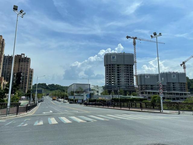 廣州黃埔長(zhǎng)嶺居新盤哪來的自信 地價(jià)8千 ，房?jī)r(jià)6萬（廣州黃埔長(zhǎng)嶺居新盤哪來的自信）(11)