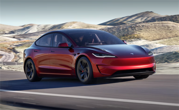 52990美元起！特斯拉發(fā)布新款Model 3高性能版：車速超過保時(shí)捷911