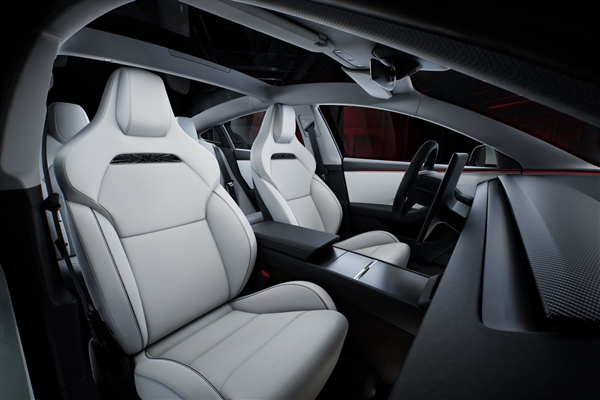 52990美元起！特斯拉發(fā)布新款Model 3高性能版：車速超過保時(shí)捷911