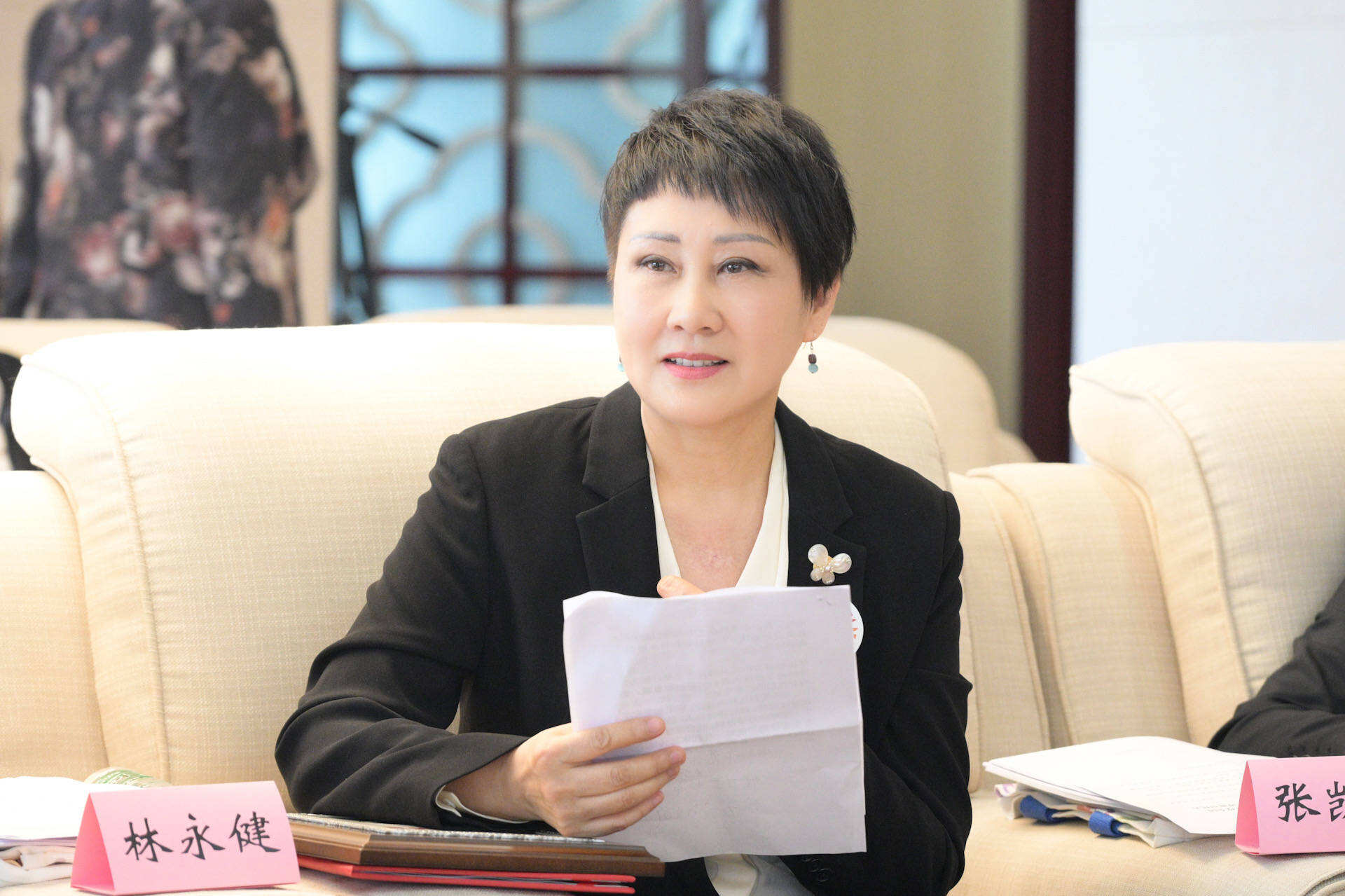 張凱麗、林永健、任魯豫獲學(xué)雷鋒志愿服務(wù)“四個(gè)100”最美志愿者表彰