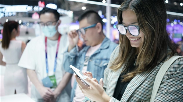 車機互聯(lián)第一梯隊！魅族21系列、Flyme Auto、MYVU AR眼鏡亮相北京車展