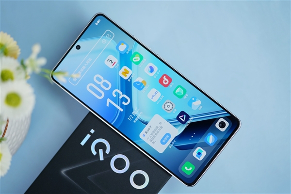 144Hz高刷屏+6000mAh超大電池！iQOO Z9圖賞