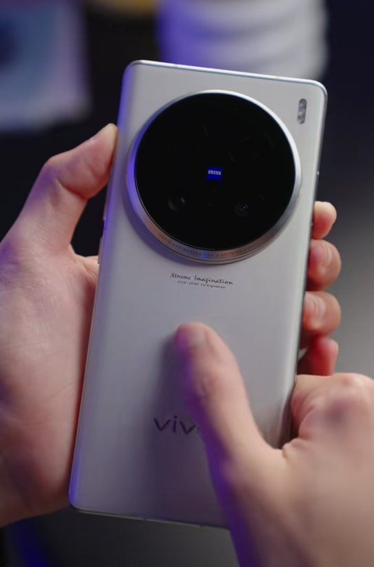 2億像素影像滅霸！vivo X100 Ultra真機上手：碩大環(huán)形相機