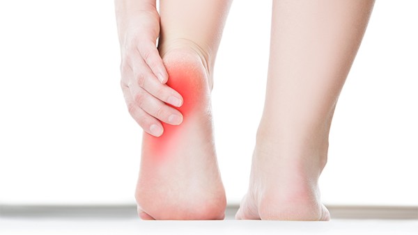 因為經(jīng)常打球患了跟腱炎