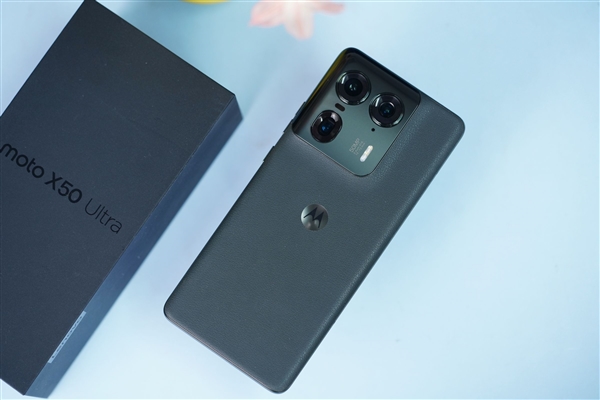 moto首款AI旗艦！moto X50 Ultra圖賞
