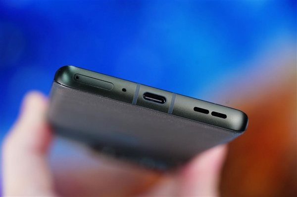 moto首款AI旗艦！moto X50 Ultra圖賞