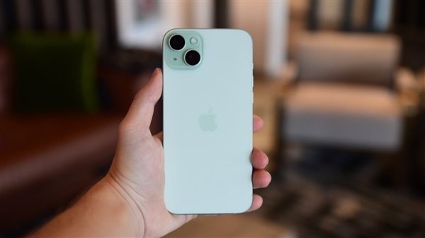 蘋果將推iPhone 17 Slim機型：設(shè)計大改 后攝居中