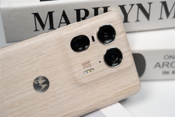 具辨識(shí)度的moto旗艦！moto X50 Ultra上手