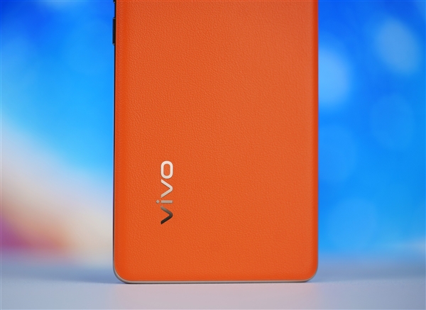 旗艦素皮+6000mAh大電池！vivo Y200圖賞