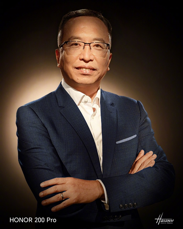榮耀CEO趙明曬榮耀200系列人像實拍：和單反很難區(qū)分