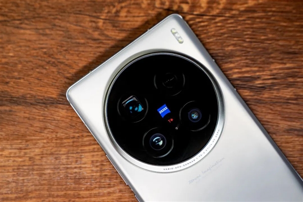體驗(yàn)完vivo X100 Ultra 我覺得藍(lán)廠說(shuō)它滅霸還是保守了