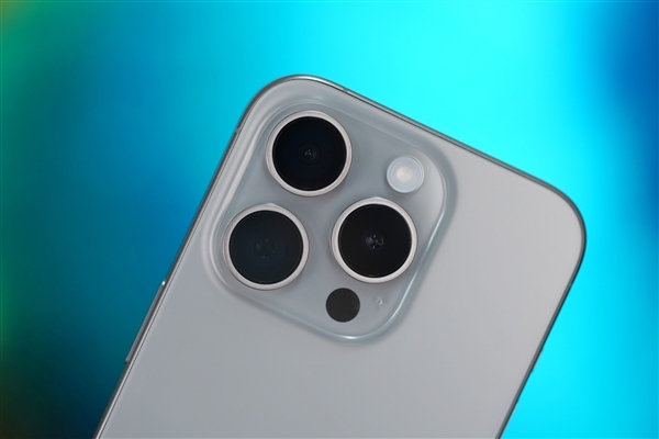 降價(jià)起作用了！iPhone 15 Pro Max一季度賣爆：成全球銷量高手機(jī)
