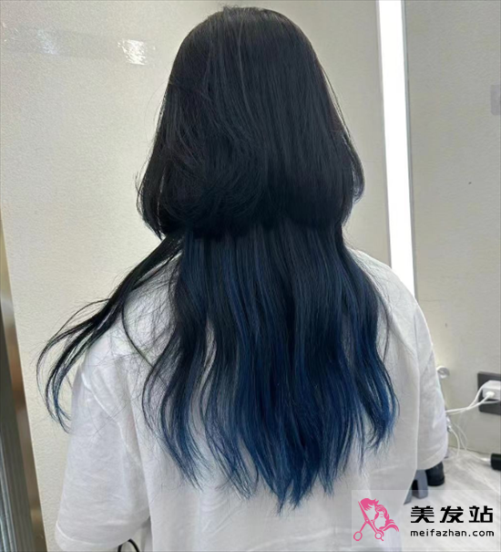 水母頭長卷發(fā) 慵懶復(fù)古百搭 水母頭長卷發(fā) 慵懶復(fù)古百搭