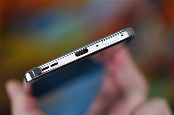 液態(tài)金屬般質(zhì)感！OPPO Reno12圖賞