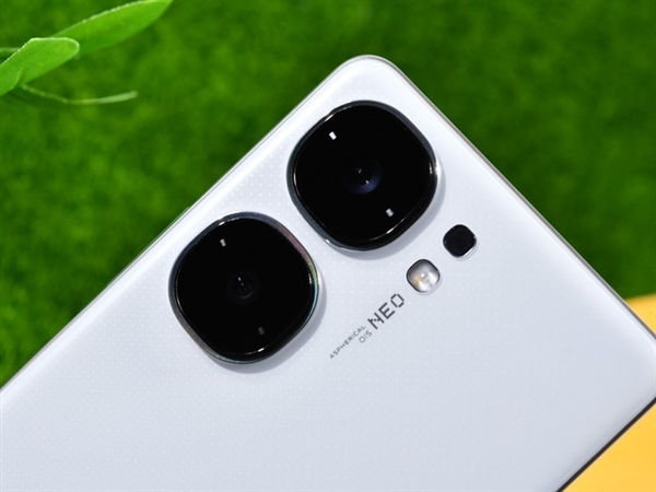 天璣之王同檔強！iQOO Neo9S Pro影像體驗