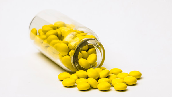 小孩子手上怎么長(zhǎng)了雞眼