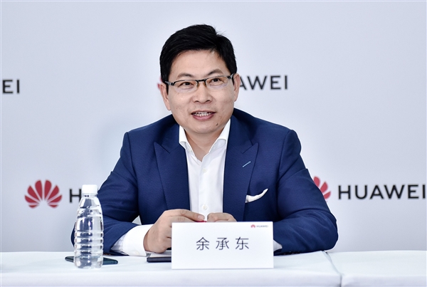消費(fèi)者別貪便宜！余承東：華為真搞不懂有些車企虧10幾萬賣車 我們爭(zhēng)取大價(jià)值