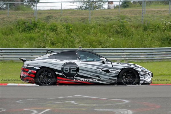 開(kāi)始刷圈了 小米SU7現(xiàn)身紐北賽道 一身彩裝太吸睛