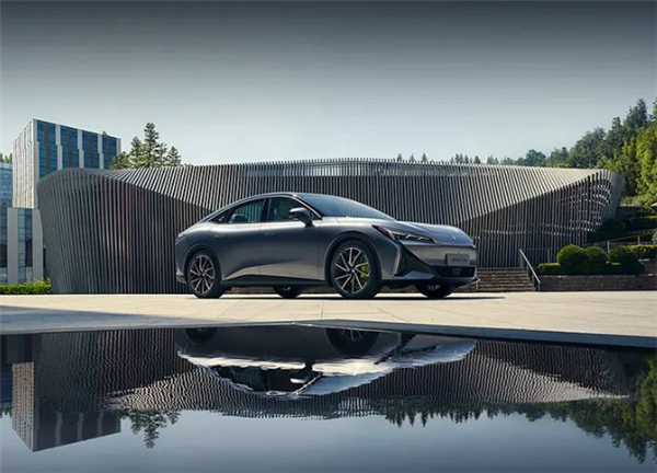 Model 3再迎強(qiáng)敵！極狐阿爾法S5明日交付：頂配21.68萬元