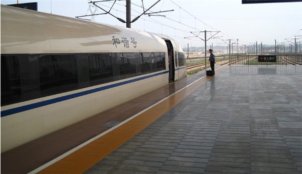 國鐵南昌局停運多條途經(jīng)江西列車：應(yīng)對暴雨 確保安全