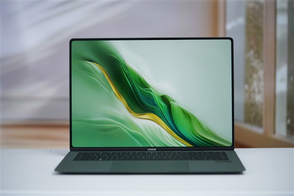 全球首發(fā)磁吸攝像頭！榮耀MagicBook Art 14圖賞