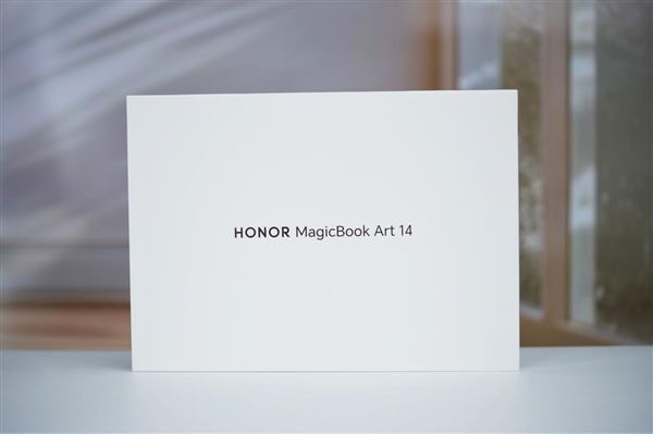 全球首發(fā)磁吸攝像頭！榮耀MagicBook Art 14圖賞