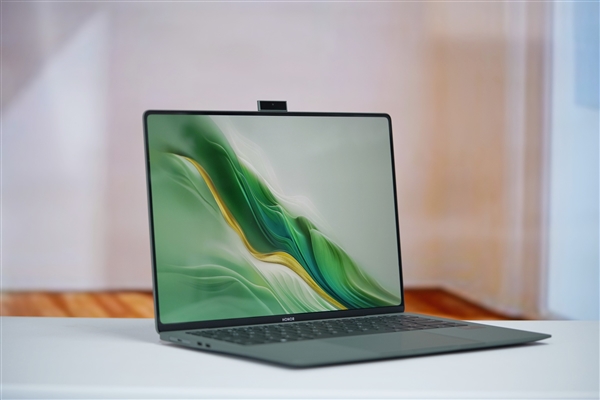 全球首發(fā)磁吸攝像頭！榮耀MagicBook Art 14圖賞