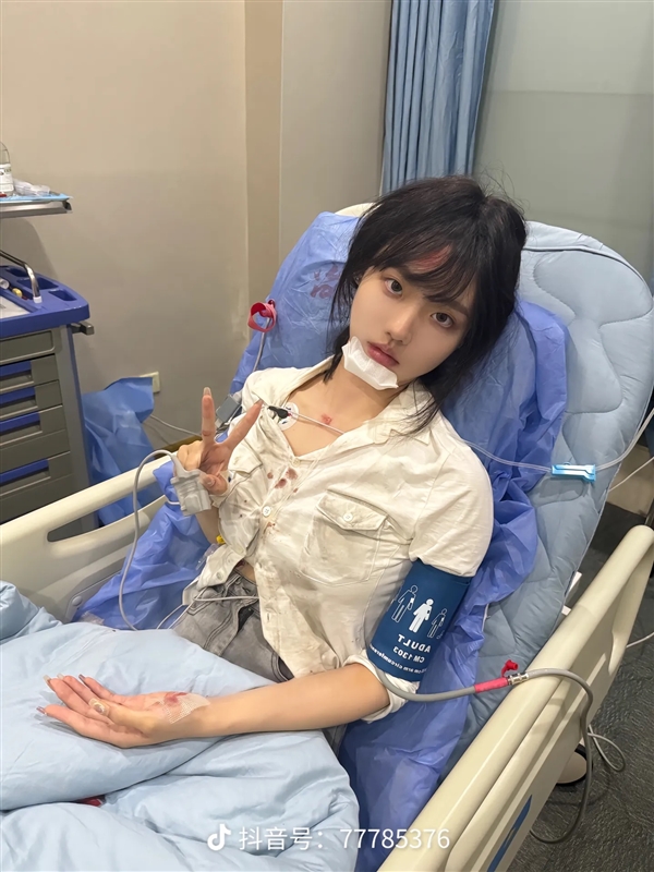 福州外賣(mài)小哥救助女子因高顏值走紅 本人發(fā)聲:無(wú)任何炒作 不會(huì)直播帶貨