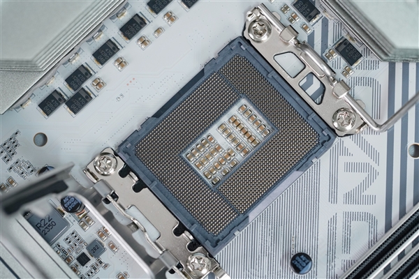 支持i9-14900K！七彩虹VCN Z790D5 ARK FROZEN方舟主板圖賞