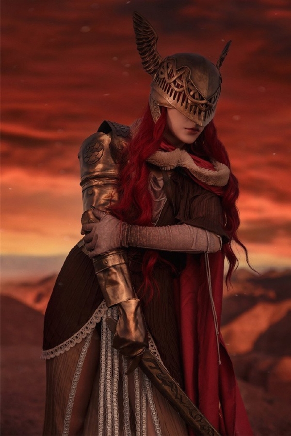 美女COS《艾爾登法環(huán)》美圖：性感熱辣 氣質(zhì)還原