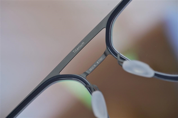 30.9克超輕設(shè)計(jì)！界環(huán)AI音頻眼鏡圖賞