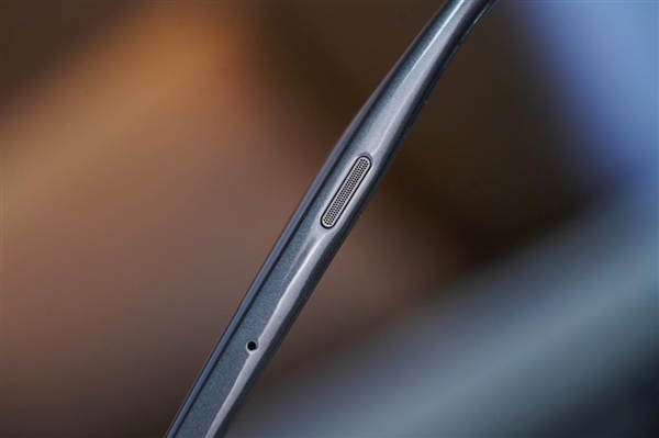 30.9克超輕設(shè)計(jì)！界環(huán)AI音頻眼鏡圖賞