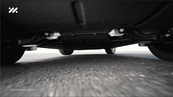 開啟汽車萬向輪時代！智己預熱全新車型：新增四輪轉向功能
