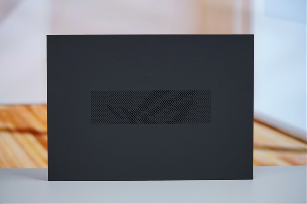 LED光線矩陣吸睛！ROG幻16 Air銳龍AI版圖賞