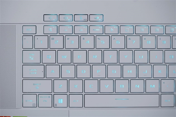 LED光線矩陣吸睛！ROG幻16 Air銳龍AI版圖賞