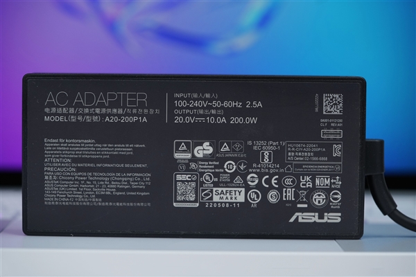 LED光線矩陣吸睛！ROG幻16 Air銳龍AI版圖賞