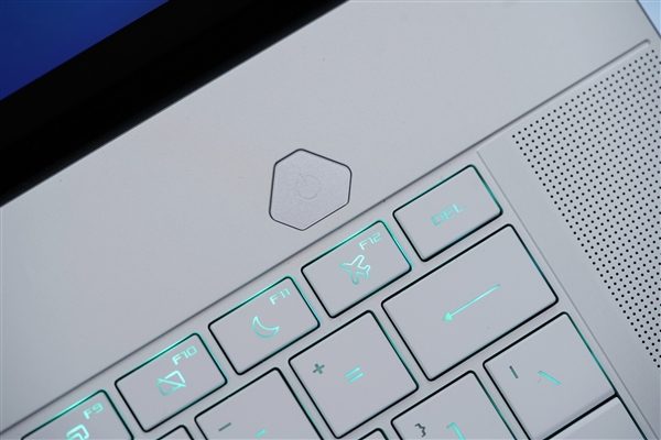 LED光線矩陣吸睛！ROG幻16 Air銳龍AI版圖賞