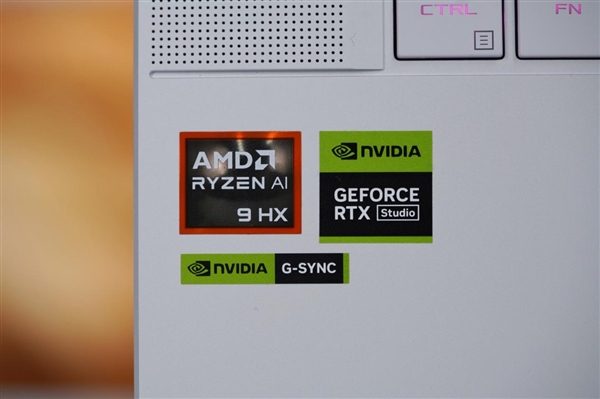 LED光線矩陣吸睛！ROG幻16 Air銳龍AI版圖賞