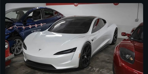 可以飛！特斯拉新一代Roadster實車曝光